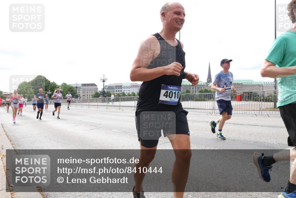 29.06.2025 - hella hamburg halbmarathon Lena Gebhardt http://msf.ph/oto/8410444 29.06.2025 10:25:08 Lombardsbrücke 1740, 17185, 124, 4010, 9573, 1627, 1740, 2000, 2108, 2249, 2278, 3099, 3113, 3920, 3961, 3963, 4008, 4010, 4444, 5126, 5564, 5814, 6261, 6869, 7778, 8083, 8962, 9573, 9927, 10907, 11400, 11816, 11817, 11921, 13510, 14086, 14649, 14898, 15016, 15119, 15124, 15153, 15679, 15942, 16421, 16422, 17185, 17535, 17954, 18194, 18198 meine-sportfotos.de