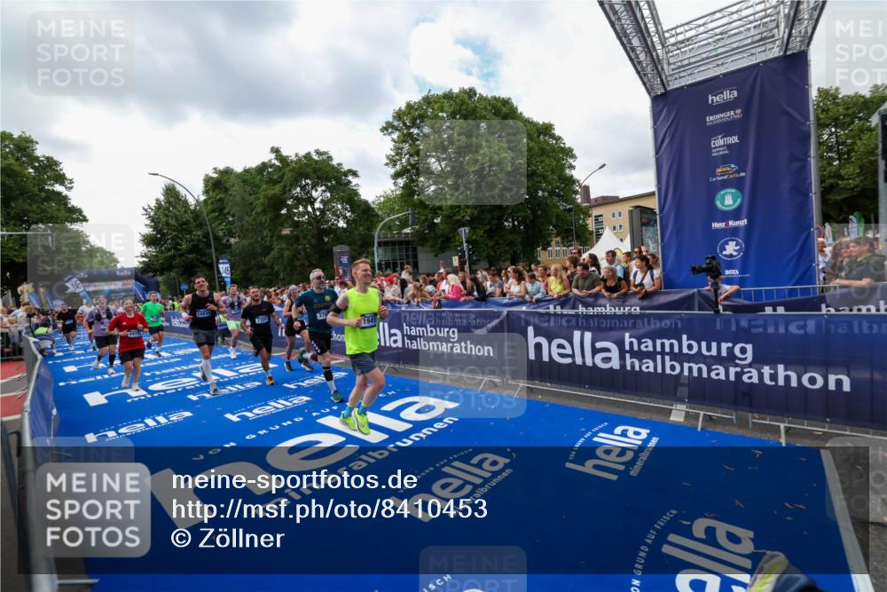 29.06.2025 - hella hamburg halbmarathon Zöllner http://msf.ph/oto/8410453 29.06.2025 10:44:54 Ziel 1941, 2098, 2970, 3004, 3098, 3785, 4425, 4915, 7056, 7167, 7325, 9720, 12161, 16834, 17406, 18631, 19207, 19210 meine-sportfotos.de