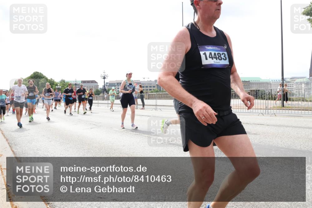 29.06.2025 - hella hamburg halbmarathon Lena Gebhardt http://msf.ph/oto/8410463 29.06.2025 10:41:44 Lombardsbrücke 1509, 18877, 18990, 1623, 14483, 1314, 1509, 1536, 1542, 1623, 1648, 1712, 2153, 2229, 2258, 3326, 3344, 3459, 3460, 3532, 3533, 3568, 3623, 4415, 4541, 4610, 4787, 5432, 5688, 5689, 5928, 5942, 6137, 6153, 6250, 6320, 6430, 6436, 6450, 6618, 6793, 6846, 6894, 7022, 7023, 7477, 7955, 7968, 8004, 8162, 8163, 8293, 8300, 8301, 8443, 8586, 8848, 8897, 8908, 8992, 9467, 9588, 10181, 10348, 10483, 10623, 11011, 11166 meine-sportfotos.de