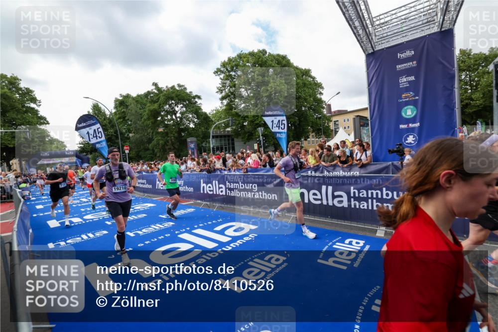 29.06.2025 - hella hamburg halbmarathon Zöllner http://msf.ph/oto/8410526 29.06.2025 10:44:56 Ziel 1520, 2098, 2890, 3004, 3098, 4425, 4915, 7056, 7167, 7325, 9030, 9720, 12161, 16834, 17382, 17406, 18055, 18631, 19207, 19210 meine-sportfotos.de
