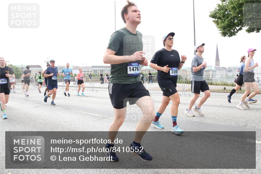 29.06.2025 - hella hamburg halbmarathon Lena Gebhardt http://msf.ph/oto/8410552 29.06.2025 10:51:01 Lombardsbrücke 2800, 1764, 7141, 14767, 2200, 1129, 1203, 1208, 1404, 1478, 1930, 2200, 2202, 2358, 2380, 2859, 3184, 3229, 3647, 3838, 3934, 4156, 4642, 4652, 4695, 4713, 4771, 4848, 4920, 5286, 5289, 5530, 6178, 7012, 7133, 7141, 7161, 7770, 7771, 7825, 7938, 8200, 8410, 8779, 8833, 8834, 8986, 9096, 9166, 9167, 9168, 9933, 10029, 10437, 10552, 10614, 10636, 11052, 11252, 11577, 12392, 12393, 14534, 15017, 15416 meine-sportfotos.de