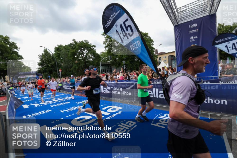 29.06.2025 - hella hamburg halbmarathon Zöllner http://msf.ph/oto/8410559 29.06.2025 10:44:57 Ziel 1424, 1520, 2098, 2890, 3098, 4425, 7056, 7167, 9030, 9720, 12161, 17382, 17406, 18055, 18631, 19207, 19210 meine-sportfotos.de
