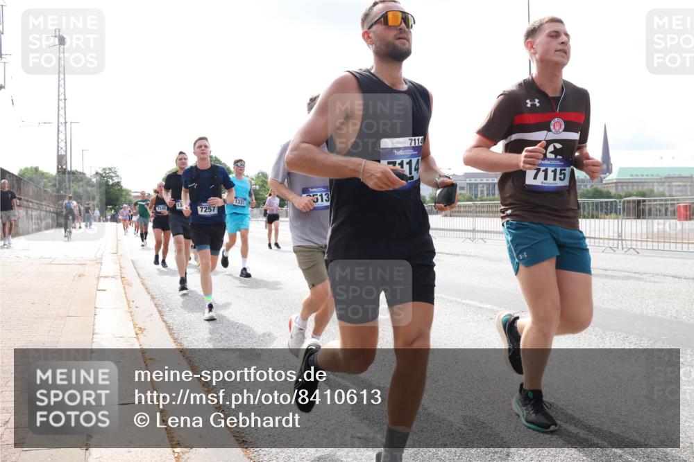 29.06.2025 - hella hamburg halbmarathon Lena Gebhardt http://msf.ph/oto/8410613 29.06.2025 10:17:03 Lombardsbrücke 7257, 1331, 513, 7114, 14, 7115, 1083, 1117, 1137, 1240, 1298, 1331, 1348, 1356, 1403, 1477, 1553, 1602, 1825, 2225, 2347, 2908, 2912, 3088, 3176, 3210, 3450, 3464, 3466, 3622, 5023, 5036, 5037, 5390, 5929, 5930, 5995, 6126, 6128, 6328, 6522, 6742, 6941, 6948, 7114, 7115, 7257, 7345, 7360, 7376, 7445, 7647, 7924, 7928, 7945, 8253, 8263, 8317, 8513, 8558, 8619, 8857, 8983, 9091, 9152, 9208, 9259, 9332, 9492, 9664, 9676, 10232 meine-sportfotos.de