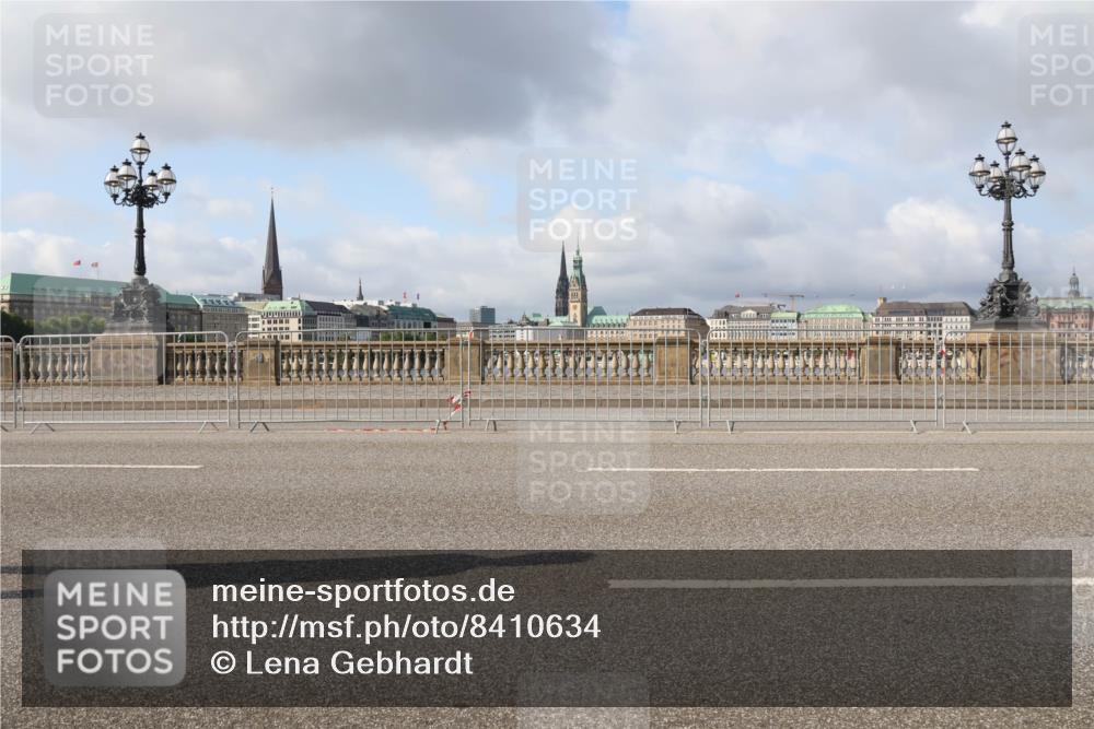 29.06.2025 - hella hamburg halbmarathon Lena Gebhardt http://msf.ph/oto/8410634 29.06.2025 08:55:16 Lombardsbrücke  meine-sportfotos.de