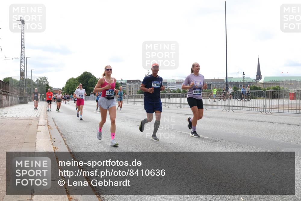 29.06.2025 - hella hamburg halbmarathon Lena Gebhardt http://msf.ph/oto/8410636 29.06.2025 10:25:12 Lombardsbrücke 1740, 17185, 15153, 1627, 1740, 2000, 2108, 2249, 2278, 3920, 3961, 3963, 4008, 4010, 4444, 5126, 5564, 5814, 6869, 7778, 8083, 8962, 9573, 9927, 11157, 11400, 11662, 11816, 11817, 11921, 13510, 13842, 14086, 14649, 14898, 15016, 15119, 15124, 15153, 15679, 15942, 16421, 16422, 17185, 17535, 17954, 18194, 18198 meine-sportfotos.de