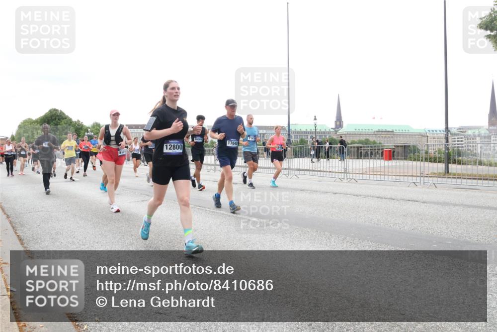 29.06.2025 - hella hamburg halbmarathon Lena Gebhardt http://msf.ph/oto/8410686 29.06.2025 10:51:02 Lombardsbrücke 916, 1650, 12800, 7141, 16501, 17648, 1129, 1203, 1208, 1404, 1478, 1930, 2200, 2202, 2358, 2380, 2859, 3184, 3229, 3647, 3838, 3934, 4156, 4642, 4652, 4695, 4713, 4771, 4848, 4920, 5286, 5289, 5530, 6178, 7012, 7133, 7141, 7161, 7770, 7771, 7825, 7938, 8200, 8410, 8779, 8833, 8834, 8986, 9096, 9166, 9167, 9168, 9933, 10029, 10437, 10552, 10614, 10636, 11052, 11252, 11577, 12392, 12393, 14534, 15017, 15416 meine-sportfotos.de