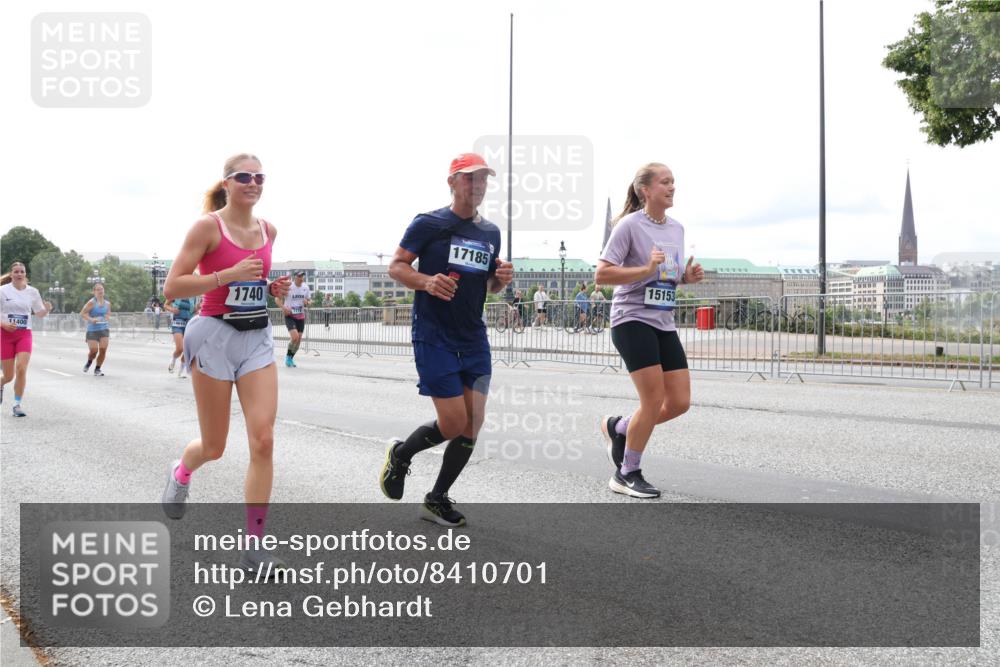 29.06.2025 - hella hamburg halbmarathon Lena Gebhardt http://msf.ph/oto/8410701 29.06.2025 10:25:12 Lombardsbrücke 11400, 1740, 17185, 15153, 1627, 1740, 2000, 2108, 2249, 2278, 3920, 3961, 3963, 4008, 4010, 4444, 5126, 5564, 5814, 6869, 7778, 8083, 8962, 9573, 9927, 11157, 11400, 11662, 11816, 11817, 11921, 13510, 13842, 14086, 14649, 14898, 15016, 15119, 15124, 15153, 15679, 15942, 16421, 16422, 17185, 17535, 17954, 18194, 18198 meine-sportfotos.de