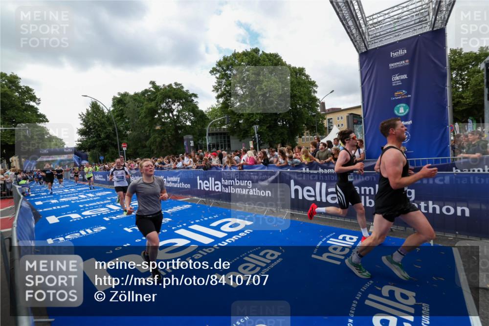29.06.2025 - hella hamburg halbmarathon Zöllner http://msf.ph/oto/8410707 29.06.2025 10:45:04 Ziel 1171, 1424, 1520, 2890, 3917, 6266, 7709, 7843, 9030, 9710, 10741, 11688, 13919, 15334, 16058, 17381, 17382, 17544, 18055 meine-sportfotos.de