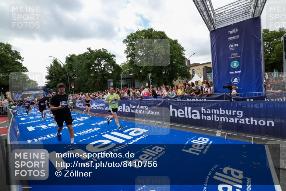 29.06.2025 - hella hamburg halbmarathon Zöllner http://msf.ph/oto/8410756 29.06.2025 10:45:08 Ziel 1171, 2270, 3917, 4997, 6266, 7709, 7843, 9302, 9710, 10313, 10741, 11688, 13919, 15334, 15365, 16685, 16689, 17381 meine-sportfotos.de