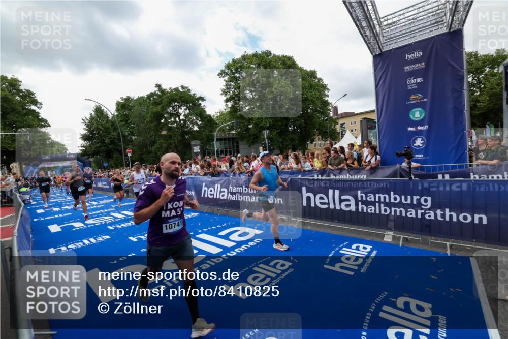 29.06.2025 - hella hamburg halbmarathon Zöllner http://msf.ph/oto/8410825 29.06.2025 10:45:11 Ziel 2270, 3917, 4997, 6266, 6575, 6819, 7087, 7709, 9302, 9710, 10313, 10741, 11688, 13919, 15365, 15651, 16685, 16689, 17120, 17960, 18346, 18718 meine-sportfotos.de