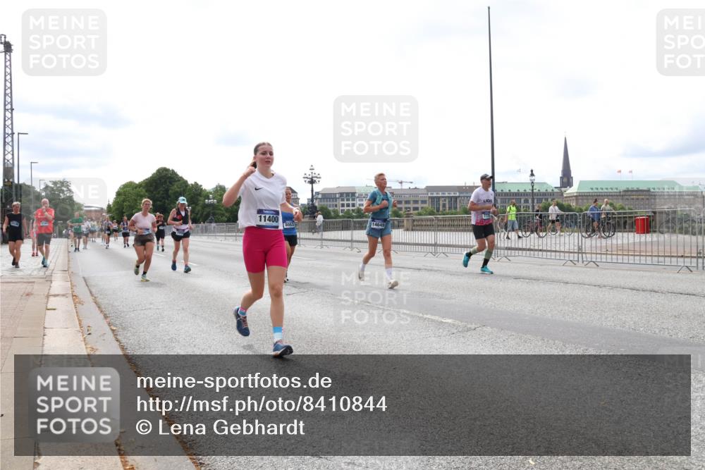 29.06.2025 - hella hamburg halbmarathon Lena Gebhardt http://msf.ph/oto/8410844 29.06.2025 10:25:14 Lombardsbrücke 18194, 11400, 8083, 14649, 1627, 1740, 2000, 2108, 2249, 2278, 3920, 3961, 3963, 4008, 4010, 4444, 5126, 5564, 5814, 6869, 7778, 8083, 8962, 9573, 9927, 10845, 10846, 11157, 11400, 11662, 11921, 13510, 13842, 14086, 14649, 14898, 15016, 15119, 15124, 15153, 15679, 15942, 16421, 16422, 17185, 17535, 17954, 18194, 18198 meine-sportfotos.de