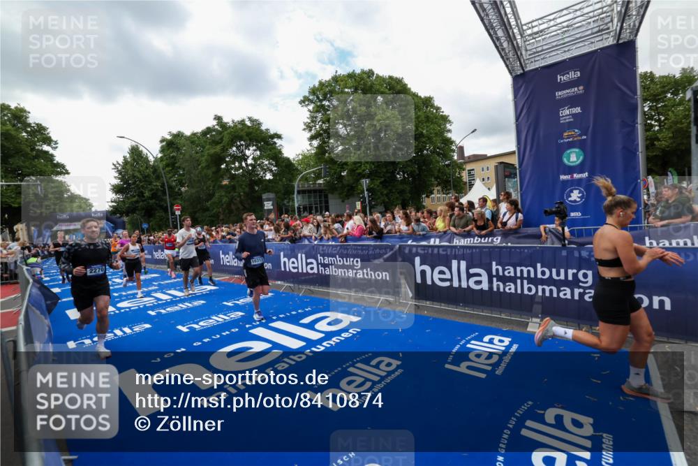 29.06.2025 - hella hamburg halbmarathon Zöllner http://msf.ph/oto/8410874 29.06.2025 10:45:14 Ziel 2270, 4997, 6054, 6375, 6575, 6819, 7087, 9302, 10313, 12783, 15365, 15636, 15651, 15760, 16513, 16685, 16689, 17120, 17960, 18346, 18718 meine-sportfotos.de