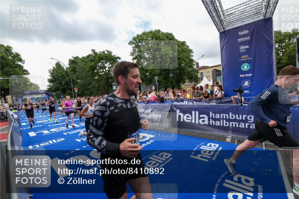 29.06.2025 - hella hamburg halbmarathon Zöllner http://msf.ph/oto/8410892 29.06.2025 10:45:15 Ziel 2270, 6054, 6375, 6575, 6819, 7087, 9302, 10313, 12783, 15636, 15651, 15741, 15760, 16513, 16685, 16689, 17120, 17960, 18346, 18718 meine-sportfotos.de