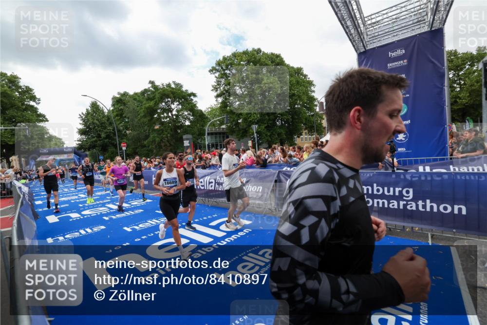 29.06.2025 - hella hamburg halbmarathon Zöllner http://msf.ph/oto/8410897 29.06.2025 10:45:16 Ziel 2188, 2270, 6054, 6375, 6575, 6819, 7087, 9302, 10064, 12783, 15563, 15636, 15651, 15741, 15760, 16513, 16685, 16689, 17120, 17960, 18346, 18718 meine-sportfotos.de
