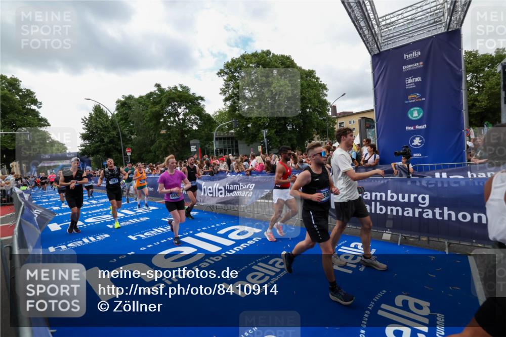 29.06.2025 - hella hamburg halbmarathon Zöllner http://msf.ph/oto/8410914 29.06.2025 10:45:16 Ziel 2188, 2270, 6054, 6375, 6575, 6819, 7087, 9302, 10064, 12783, 15563, 15636, 15651, 15741, 15760, 16513, 16685, 16689, 17120, 17960, 18346, 18718 meine-sportfotos.de