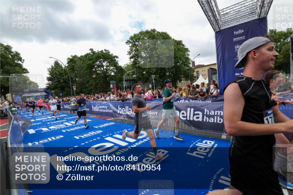 29.06.2025 - hella hamburg halbmarathon Zöllner http://msf.ph/oto/8410954 29.06.2025 10:45:19 Ziel 2188, 5706, 6054, 6375, 7087, 9105, 10064, 12783, 15563, 15636, 15651, 15741, 15760, 16513, 17120, 18346, 18718 meine-sportfotos.de