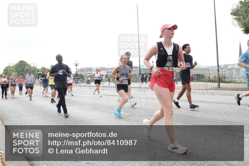 29.06.2025 - hella hamburg halbmarathon Lena Gebhardt http://msf.ph/oto/8410987 29.06.2025 10:51:04 Lombardsbrücke 1208, 165, 8779, 16501, 1129, 1203, 1208, 1404, 1478, 1930, 2200, 2202, 2358, 2380, 2859, 3184, 3229, 3647, 3838, 3934, 4156, 4642, 4652, 4695, 4713, 4771, 4848, 4920, 5286, 5289, 5357, 5530, 6178, 6961, 7012, 7133, 7141, 7161, 7770, 7771, 7825, 7938, 8040, 8200, 8410, 8672, 8779, 8833, 8986, 9096, 9166, 9167, 9168, 9933, 10029, 10437, 10552, 10614, 10636, 11052, 11252, 11577, 12392, 12393, 14534, 15416 meine-sportfotos.de