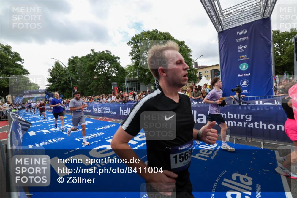 29.06.2025 - hella hamburg halbmarathon Zöllner http://msf.ph/oto/8411004 29.06.2025 10:45:23 Ziel 1697, 2188, 2367, 2470, 3186, 5706, 9105, 10064, 11469, 12783, 14703, 15563, 15636, 15741, 15760, 16513, 17499 meine-sportfotos.de
