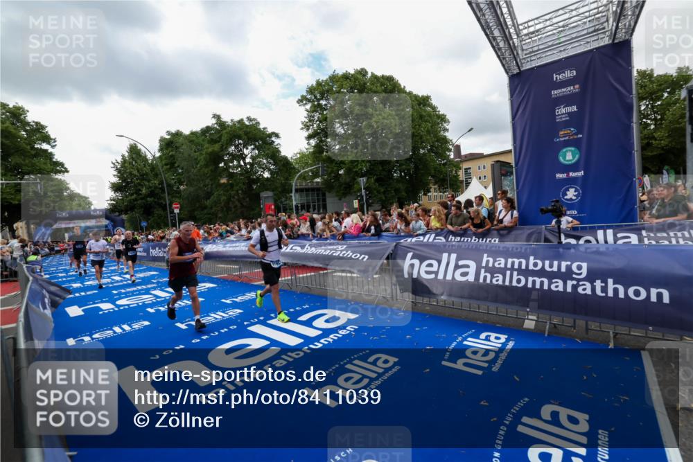 29.06.2025 - hella hamburg halbmarathon Zöllner http://msf.ph/oto/8411039 29.06.2025 10:45:26 Ziel 1697, 2367, 2470, 3186, 5706, 9105, 11469, 12277, 12643, 14703, 17499, 18407, 18638 meine-sportfotos.de