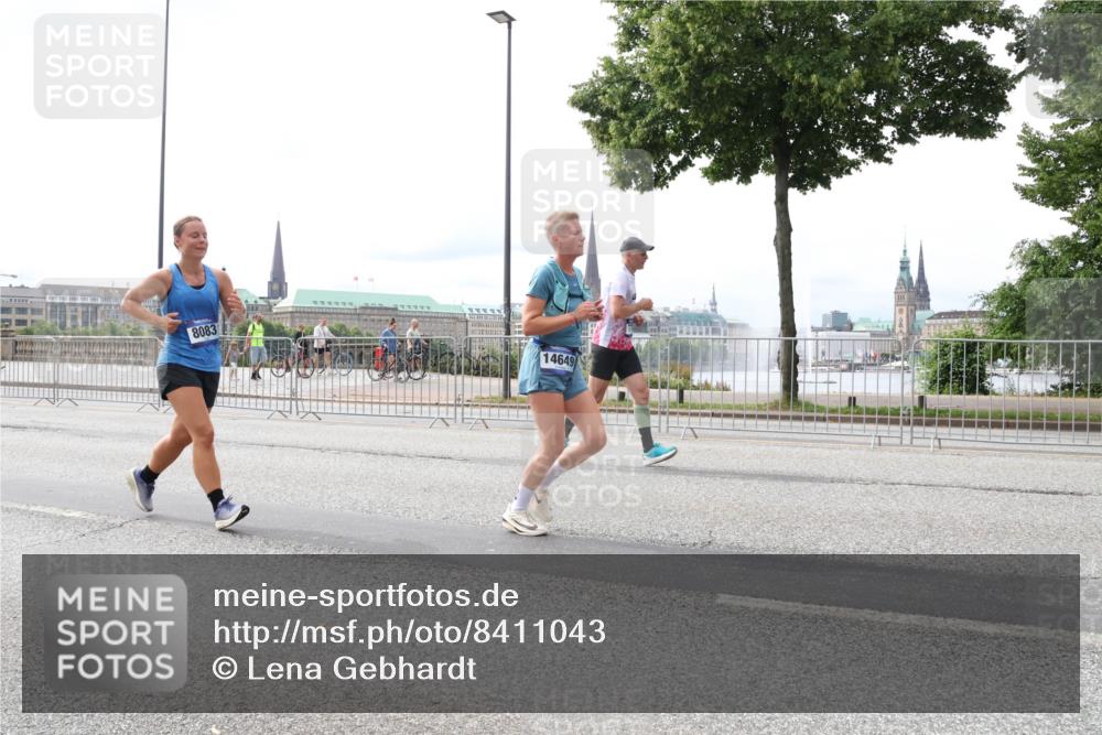 29.06.2025 - hella hamburg halbmarathon Lena Gebhardt http://msf.ph/oto/8411043 29.06.2025 10:25:17 Lombardsbrücke 8083, 14649, 1093, 1627, 1740, 2000, 2108, 2249, 2278, 3920, 3961, 3963, 4008, 4010, 4444, 5126, 5564, 5814, 6869, 7778, 8083, 8962, 9573, 9811, 9927, 10845, 10846, 11157, 11400, 11662, 11921, 13510, 13842, 14086, 14649, 15016, 15119, 15153, 15283, 15679, 15942, 16421, 16422, 17185, 17954, 18194, 18198 meine-sportfotos.de