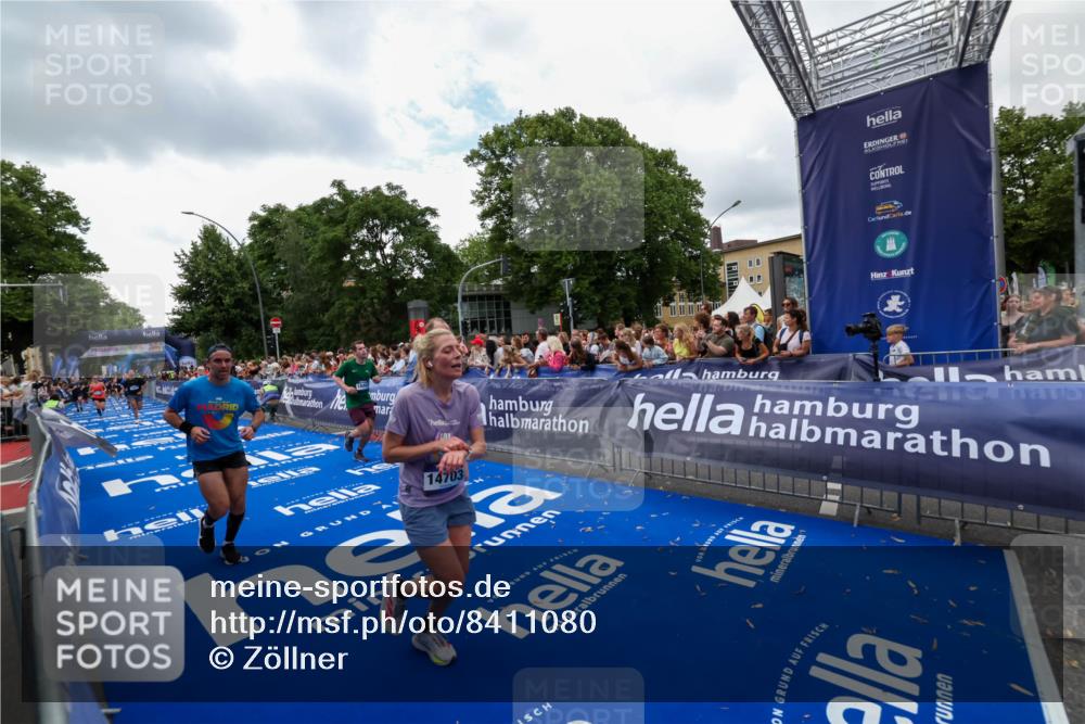 29.06.2025 - hella hamburg halbmarathon Zöllner http://msf.ph/oto/8411080 29.06.2025 10:45:31 Ziel 1697, 2415, 6831, 12277, 12643, 14062, 14703, 16725, 18407, 18638 meine-sportfotos.de
