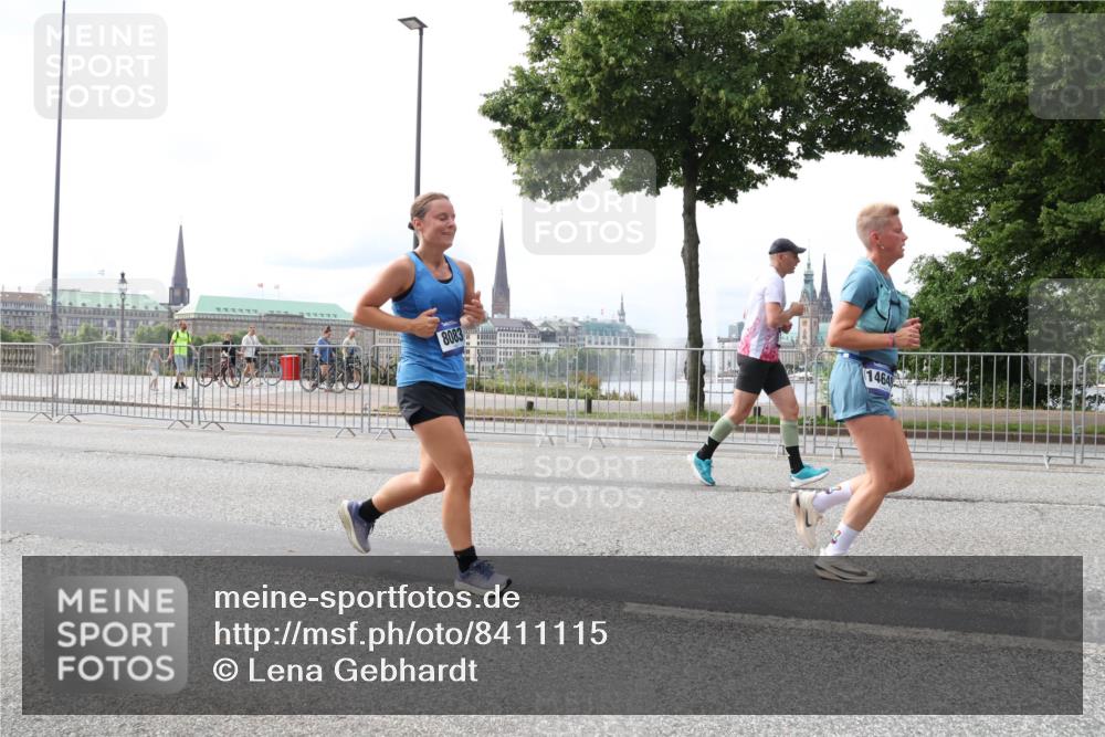 29.06.2025 - hella hamburg halbmarathon Lena Gebhardt http://msf.ph/oto/8411115 29.06.2025 10:25:17 Lombardsbrücke 8083, 1464, 1093, 1627, 1740, 2000, 2108, 2249, 2278, 3920, 3961, 3963, 4008, 4010, 4444, 5126, 5564, 5814, 6869, 7778, 8083, 8962, 9573, 9811, 9927, 10845, 10846, 11157, 11400, 11662, 11921, 13510, 13842, 14086, 14649, 15016, 15119, 15153, 15283, 15679, 15942, 16421, 16422, 17185, 17954, 18194, 18198 meine-sportfotos.de