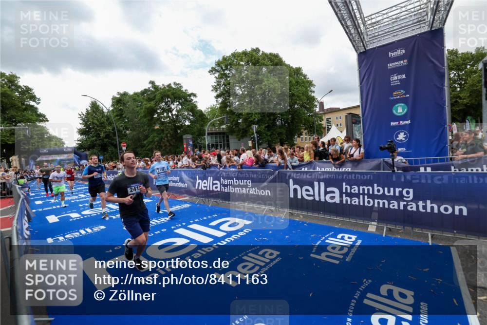 29.06.2025 - hella hamburg halbmarathon Zöllner http://msf.ph/oto/8411163 29.06.2025 10:45:39 Ziel 2138, 2415, 5623, 6071, 6831, 8374, 8668, 11291, 11495, 12154, 14062, 14764, 15666, 17674, 18862, 18878 meine-sportfotos.de