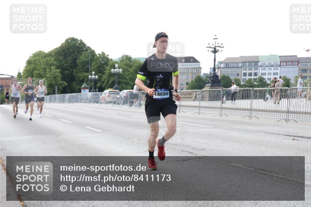 29.06.2025 - hella hamburg halbmarathon Lena Gebhardt http://msf.ph/oto/8411173 29.06.2025 09:39:16 Lombardsbrücke 18694, 4524, 6699, 13016, 14188, 14932, 16529, 16548, 18694, 19072 meine-sportfotos.de