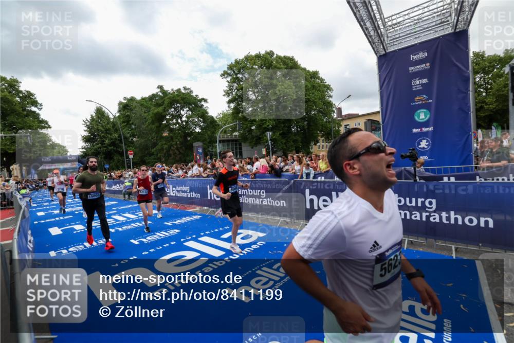 29.06.2025 - hella hamburg halbmarathon Zöllner http://msf.ph/oto/8411199 29.06.2025 10:45:42 Ziel 5623, 6071, 6711, 8668, 11291, 11495, 12154, 14764, 15666, 17332, 17674, 18862, 18878 meine-sportfotos.de