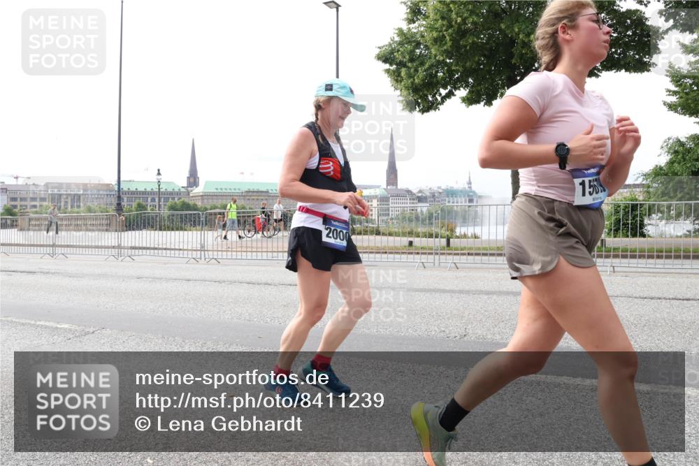 29.06.2025 - hella hamburg halbmarathon Lena Gebhardt http://msf.ph/oto/8411239 29.06.2025 10:25:19 Lombardsbrücke 2000, 153, 1093, 1627, 1740, 2000, 2249, 2278, 3920, 3961, 3963, 4008, 4010, 5126, 5564, 5814, 6869, 7778, 8083, 8962, 9573, 9811, 9927, 10845, 10846, 11157, 11400, 11662, 11921, 13510, 13842, 14086, 14649, 15016, 15119, 15153, 15283, 15679, 15942, 16421, 16422, 17185, 17954, 18194, 18198 meine-sportfotos.de