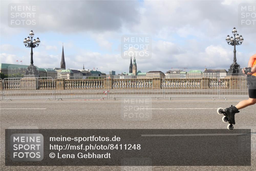 29.06.2025 - hella hamburg halbmarathon Lena Gebhardt http://msf.ph/oto/8411248 29.06.2025 08:55:19 Lombardsbrücke  meine-sportfotos.de