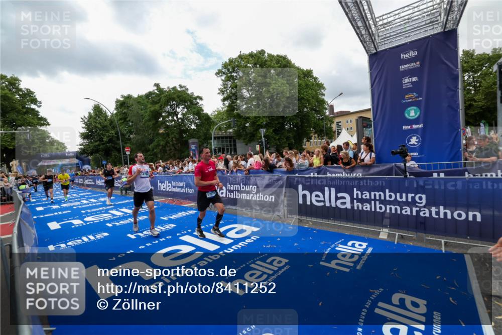 29.06.2025 - hella hamburg halbmarathon Zöllner http://msf.ph/oto/8411252 29.06.2025 10:45:46 Ziel 4854, 5047, 6071, 6711, 13975, 14374, 14764, 16617, 17332, 17674, 17835, 18862 meine-sportfotos.de