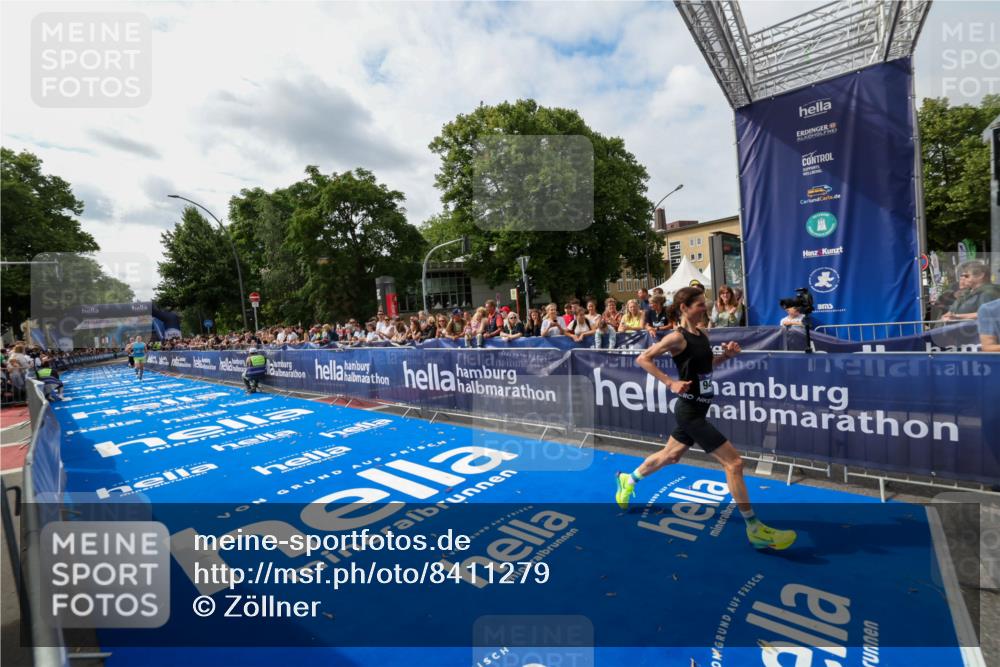 29.06.2025 - hella hamburg halbmarathon Zöllner http://msf.ph/oto/8411279 29.06.2025 10:21:41 Ziel 6559, 9442, 11965 meine-sportfotos.de