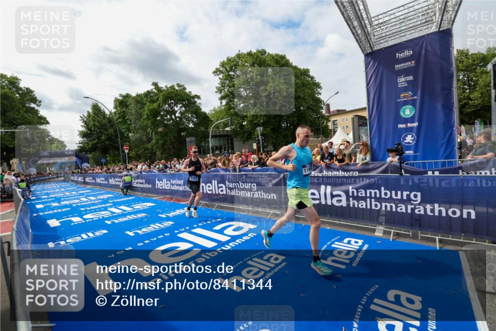 29.06.2025 - hella hamburg halbmarathon Zöllner http://msf.ph/oto/8411344 29.06.2025 10:21:45 Ziel 6559, 11965 meine-sportfotos.de