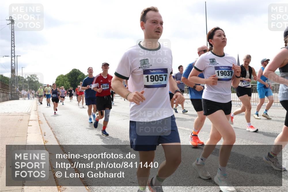 29.06.2025 - hella hamburg halbmarathon Lena Gebhardt http://msf.ph/oto/8411440 29.06.2025 10:41:50 Lombardsbrücke 16364, 8848, 19057, 19037, 11255, 478, 1039, 1314, 1509, 1536, 1542, 1623, 1648, 1712, 1752, 2145, 2153, 2258, 2523, 2974, 3276, 3326, 3344, 3459, 3460, 3568, 3623, 4329, 4415, 4541, 4610, 4735, 4736, 4787, 5432, 5671, 5942, 6136, 6137, 6153, 6250, 6320, 6430, 6436, 6450, 6618, 6793, 6837, 6846, 6894, 7022, 7023, 7477, 7955, 7968, 8004, 8162, 8163, 8300, 8301, 8443, 8848, 8897, 8908, 9008, 9223, 9467, 9588, 10027, 10348, 10483, 10623, 11011, 11166 meine-sportfotos.de