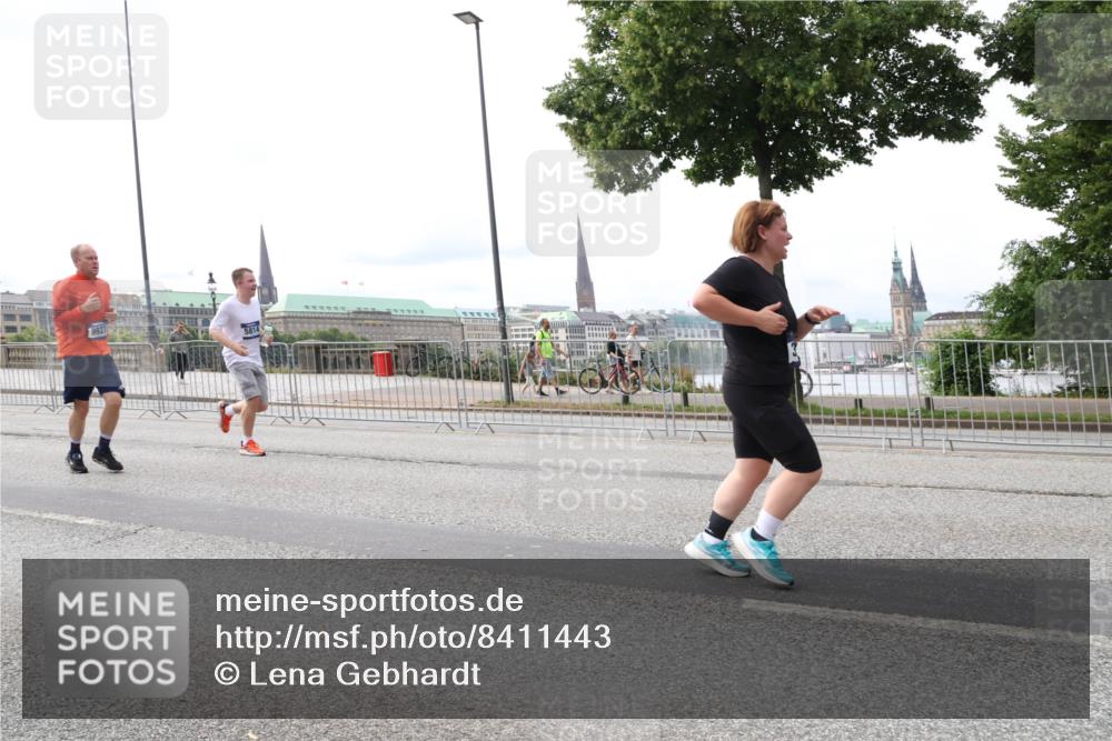 29.06.2025 - hella hamburg halbmarathon Lena Gebhardt http://msf.ph/oto/8411443 29.06.2025 10:25:24 Lombardsbrücke 9921, 5814, 1093, 1305, 1627, 1740, 2000, 2278, 3343, 3920, 3961, 3963, 5028, 5564, 5814, 6869, 7778, 8083, 8962, 9573, 9811, 9927, 10845, 10846, 11157, 11400, 11662, 11921, 13510, 13653, 13842, 14086, 14649, 14936, 15016, 15119, 15153, 15283, 15679, 15942, 16421, 16422, 17185, 17954, 18194, 18198 meine-sportfotos.de