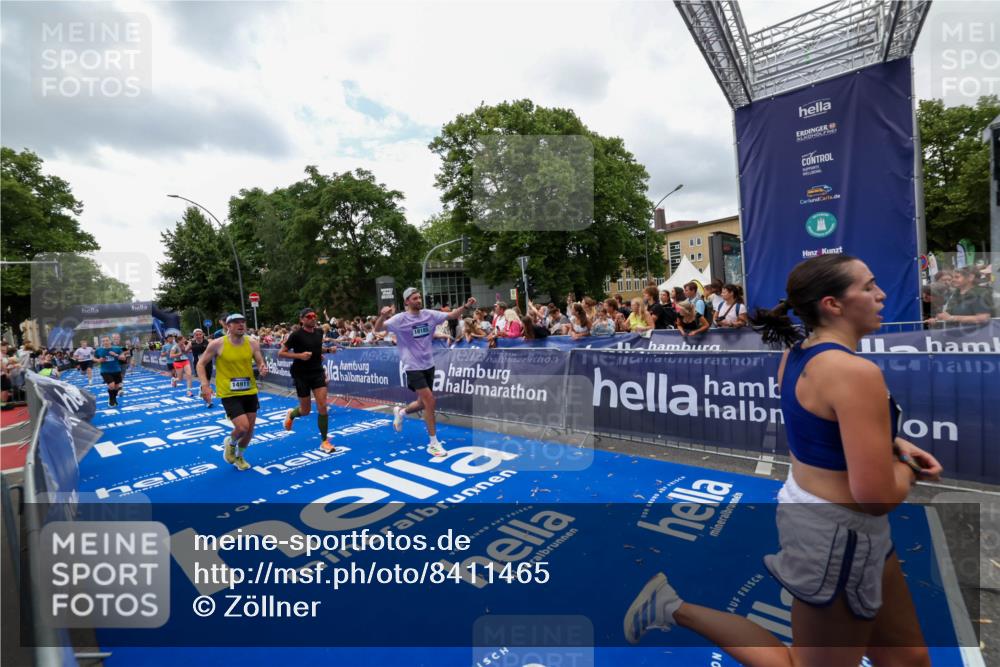 29.06.2025 - hella hamburg halbmarathon Zöllner http://msf.ph/oto/8411465 29.06.2025 10:46:00 Ziel 2189, 3477, 4277, 6532, 8269, 8577, 8871, 10792, 11821, 12084, 14462, 14911, 15149, 17008, 18185, 19116 meine-sportfotos.de