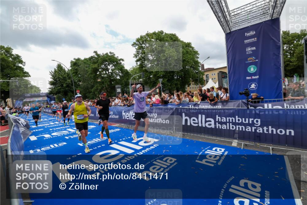 29.06.2025 - hella hamburg halbmarathon Zöllner http://msf.ph/oto/8411471 29.06.2025 10:46:01 Ziel 2189, 4277, 5648, 6532, 8269, 8577, 8871, 10792, 11821, 11936, 12084, 14462, 14911, 15149, 17008, 18081, 18185, 19116 meine-sportfotos.de