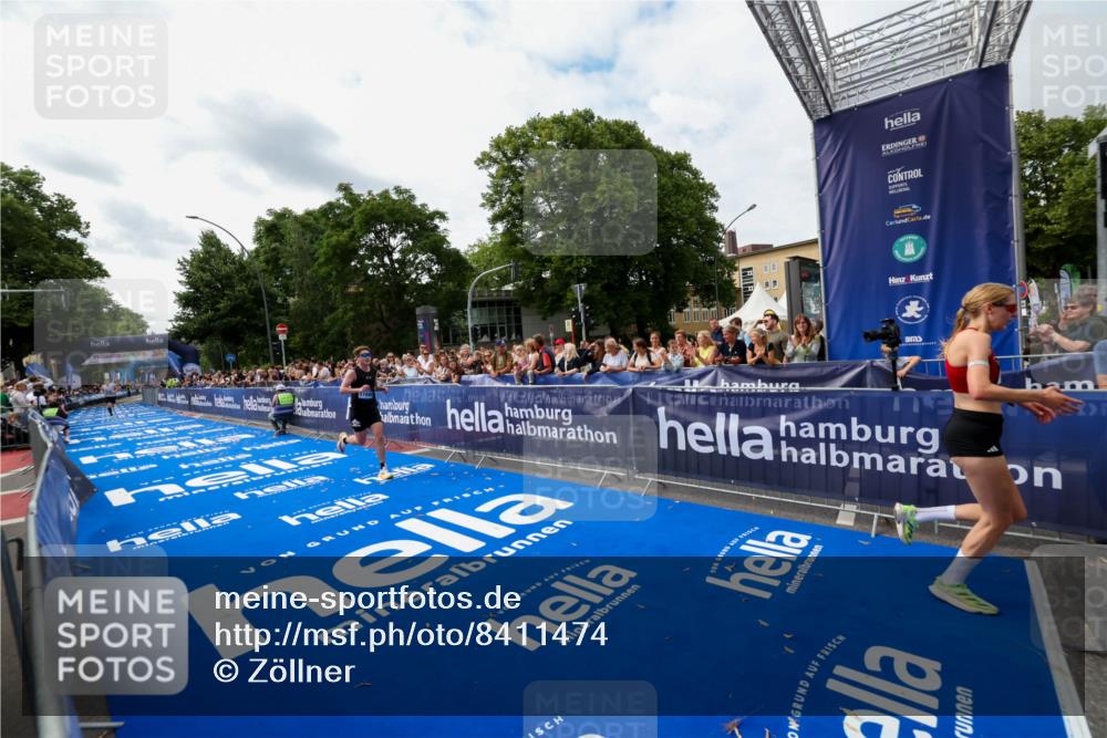 29.06.2025 - hella hamburg halbmarathon Zöllner http://msf.ph/oto/8411474 29.06.2025 10:22:09 Ziel 16068, 17886, 18693 meine-sportfotos.de