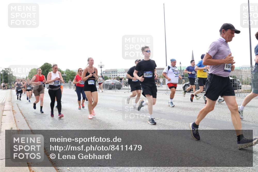29.06.2025 - hella hamburg halbmarathon Lena Gebhardt http://msf.ph/oto/8411479 29.06.2025 10:51:08 Lombardsbrücke 106, 1672, 1412, 15250, 4961, 8200, 10614, 1464, 1129, 1203, 1208, 1404, 1478, 1617, 1930, 2200, 2202, 2358, 2380, 2484, 2485, 2859, 3184, 3229, 3647, 3838, 3934, 4156, 4652, 4695, 4713, 4771, 4848, 4920, 5286, 5289, 5357, 5530, 6178, 6961, 7012, 7133, 7141, 7161, 7770, 7771, 7825, 7938, 8040, 8200, 8410, 8672, 8779, 8833, 8986, 9096, 9166, 9167, 9168, 9582, 9583, 9763, 9933, 10029, 10437, 10552, 10614, 10636, 11034, 11052, 11252, 11575, 11577, 12392, 12393, 14534 meine-sportfotos.de