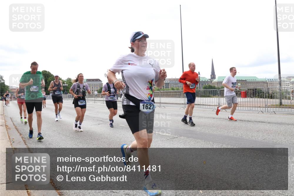 29.06.2025 - hella hamburg halbmarathon Lena Gebhardt http://msf.ph/oto/8411481 29.06.2025 10:25:24 Lombardsbrücke 11921, 16421, 3961, 3963, 1627, 9927, 1093, 1305, 1627, 1740, 2000, 2278, 3343, 3920, 3961, 3963, 5028, 5564, 5814, 6869, 7778, 8083, 8962, 9573, 9811, 9927, 10845, 10846, 11157, 11400, 11662, 11921, 13510, 13653, 13842, 14086, 14649, 14936, 15016, 15119, 15153, 15283, 15679, 15942, 16421, 16422, 17185, 17954, 18194, 18198 meine-sportfotos.de