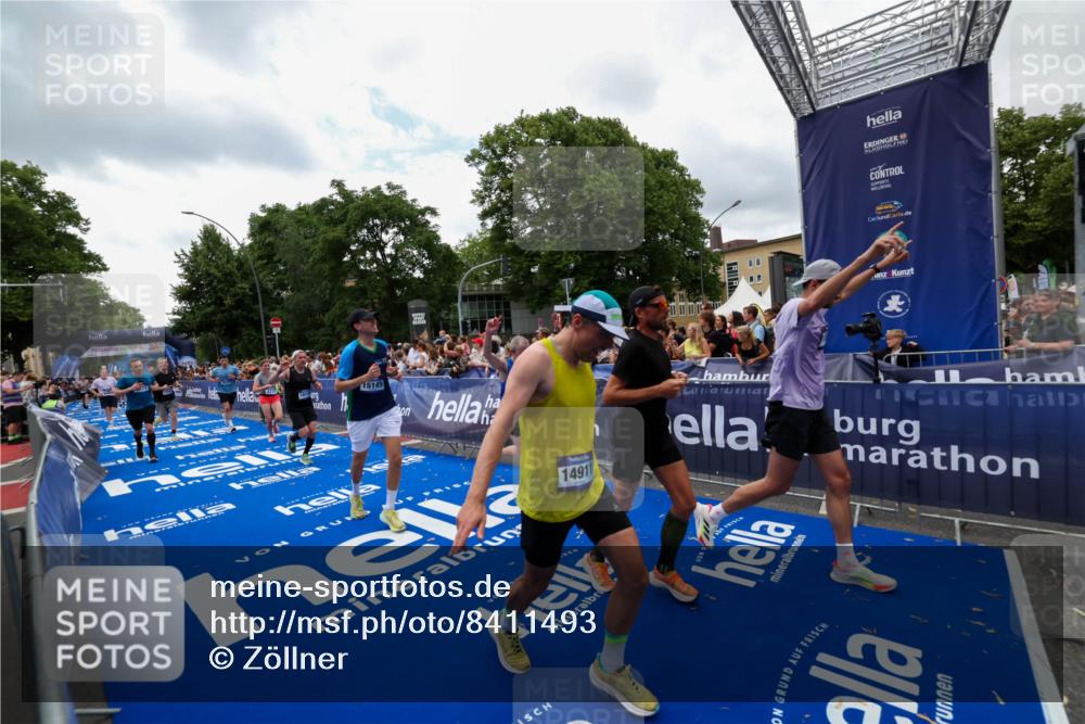 29.06.2025 - hella hamburg halbmarathon Zöllner http://msf.ph/oto/8411493 29.06.2025 10:46:02 Ziel 2189, 4277, 5648, 6532, 8269, 8577, 8871, 11936, 12084, 12269, 14462, 14911, 15149, 17008, 18081, 18185, 19116 meine-sportfotos.de