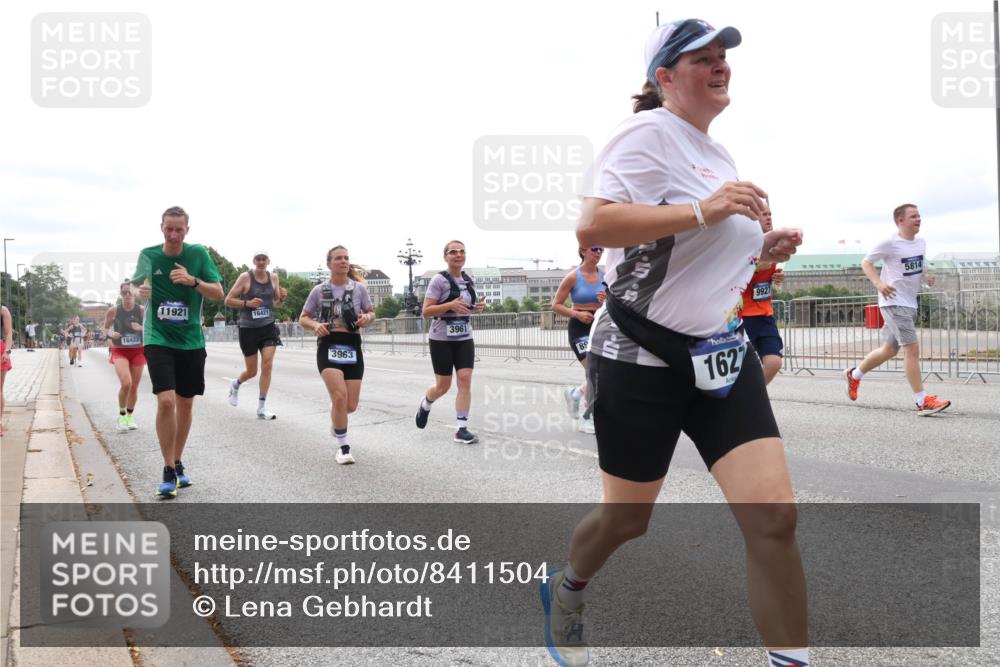 29.06.2025 - hella hamburg halbmarathon Lena Gebhardt http://msf.ph/oto/8411504 29.06.2025 10:25:25 Lombardsbrücke 16422, 11921, 16421, 3963, 3961, 1627, 9927, 5814, 1093, 1305, 1627, 1740, 2000, 2278, 3343, 3920, 3961, 3963, 5028, 5564, 5814, 6869, 7778, 8083, 8962, 9573, 9811, 9927, 10845, 10846, 11157, 11400, 11662, 11921, 13510, 13653, 13842, 14086, 14649, 14936, 15016, 15119, 15153, 15283, 15679, 15942, 16289, 16381, 16421, 16422, 17185, 17954 meine-sportfotos.de