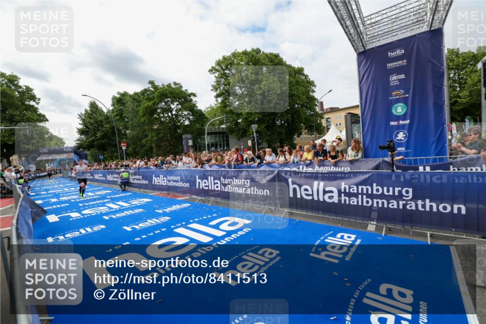 29.06.2025 - hella hamburg halbmarathon Zöllner http://msf.ph/oto/8411513 29.06.2025 10:22:13 Ziel 10650, 18693 meine-sportfotos.de