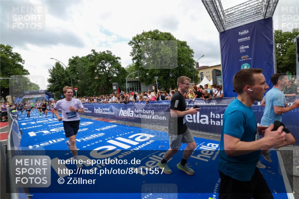 29.06.2025 - hella hamburg halbmarathon Zöllner http://msf.ph/oto/8411557 29.06.2025 10:46:05 Ziel 2189, 5648, 6460, 8269, 8577, 8871, 9585, 11936, 12084, 12269, 13630, 14462, 14804, 17008, 18081 meine-sportfotos.de