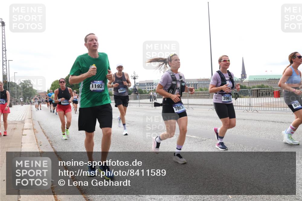 29.06.2025 - hella hamburg halbmarathon Lena Gebhardt http://msf.ph/oto/8411589 29.06.2025 10:25:26 Lombardsbrücke 478, 16422, 11921, 16421, 3963, 3961, 896, 1093, 1305, 1481, 1627, 1740, 2000, 2278, 3343, 3920, 3961, 3963, 5028, 5564, 5814, 6869, 7778, 8083, 8881, 8962, 9573, 9811, 9927, 10845, 10846, 11157, 11400, 11662, 11921, 13510, 13653, 13842, 14086, 14649, 14936, 15016, 15119, 15153, 15283, 15679, 16289, 16381, 16421, 16422, 17185, 17954 meine-sportfotos.de