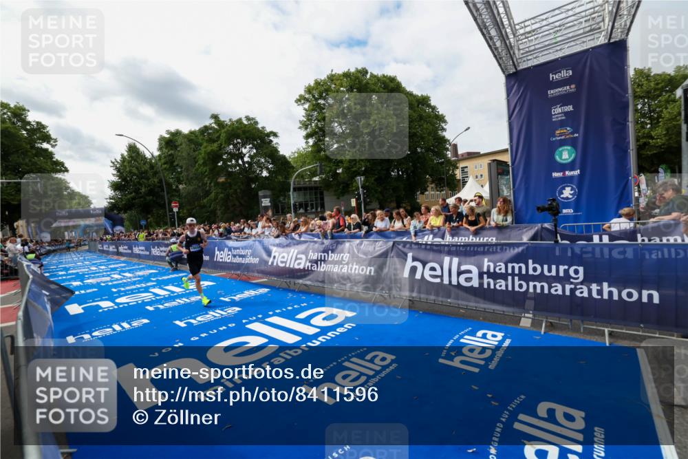29.06.2025 - hella hamburg halbmarathon Zöllner http://msf.ph/oto/8411596 29.06.2025 10:22:19 Ziel 10650 meine-sportfotos.de