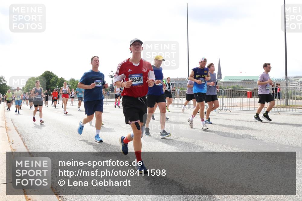 29.06.2025 - hella hamburg halbmarathon Lena Gebhardt http://msf.ph/oto/8411598 29.06.2025 10:41:52 Lombardsbrücke 16364, 8004, 9848, 150, 1039, 1314, 1509, 1536, 1542, 1623, 1648, 1712, 1752, 2145, 2153, 2258, 2523, 2974, 3276, 3326, 3344, 3459, 3460, 3568, 3623, 4329, 4415, 4541, 4610, 4735, 4736, 4787, 5432, 5671, 5942, 6136, 6137, 6153, 6320, 6430, 6436, 6450, 6618, 6793, 6837, 6846, 6894, 7022, 7023, 7477, 7955, 7968, 8004, 8162, 8163, 8300, 8301, 8443, 8848, 8897, 8908, 9008, 9223, 9467, 9588, 10027, 10348, 10483, 10623, 11011, 11166 meine-sportfotos.de