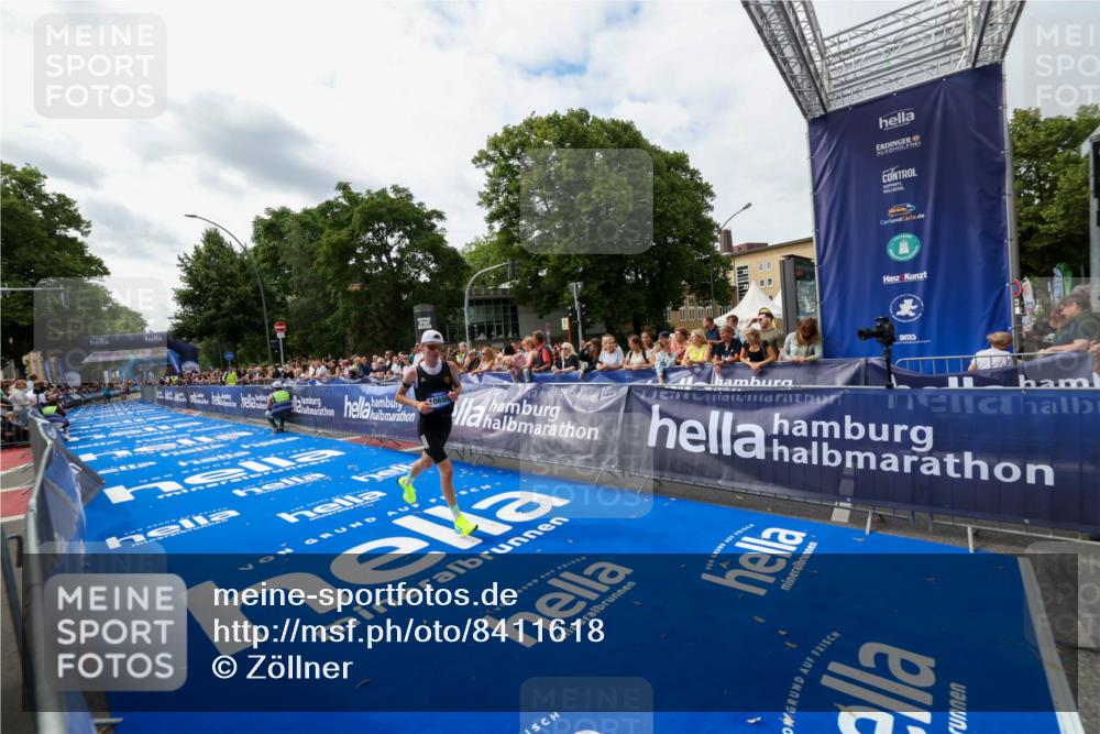 29.06.2025 - hella hamburg halbmarathon Zöllner http://msf.ph/oto/8411618 29.06.2025 10:22:20 Ziel 10650 meine-sportfotos.de