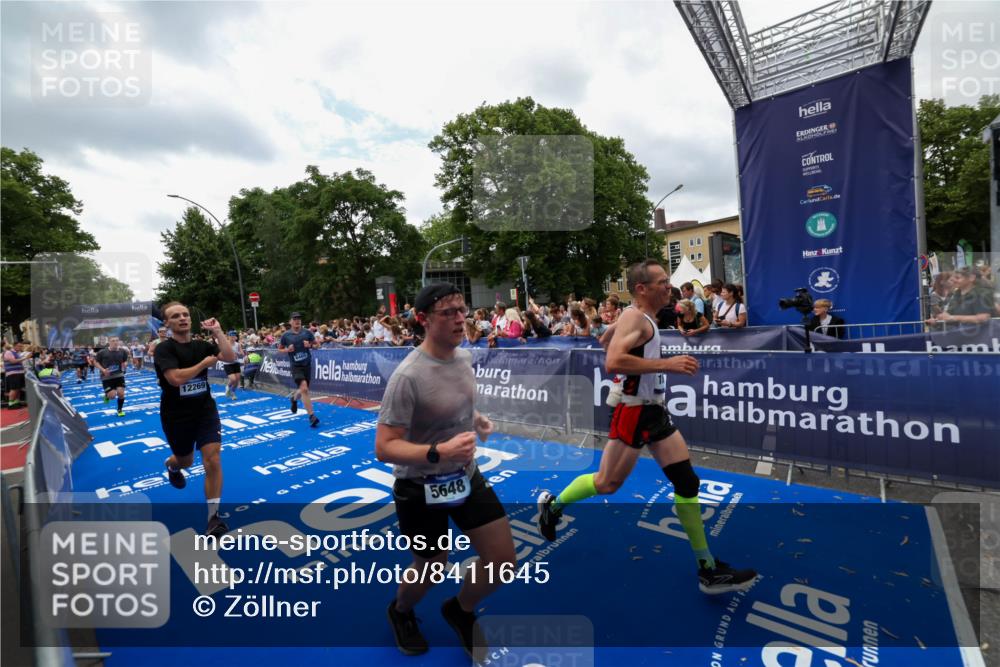 29.06.2025 - hella hamburg halbmarathon Zöllner http://msf.ph/oto/8411645 29.06.2025 10:46:09 Ziel 1759, 2707, 3087, 5648, 6460, 7961, 8269, 9585, 11125, 11936, 12269, 13630, 14804, 16136, 16466, 16475, 18081, 18702 meine-sportfotos.de